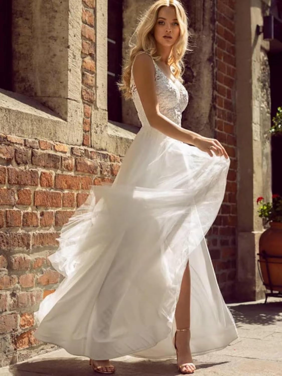 Long Sleeves Wedding Dresses for Bride 2025 Boho Beach A-Line Appliques Lace Bridal Ball Gowns with Train